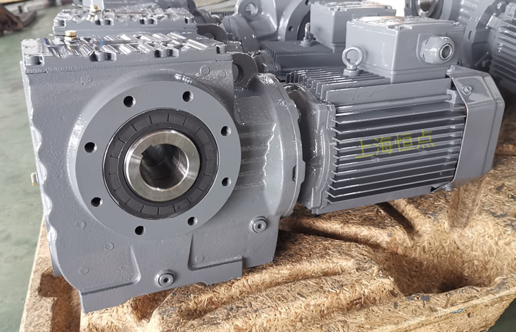 SA77系列減速機輸入配電機，輸出通孔，常用件實物圖